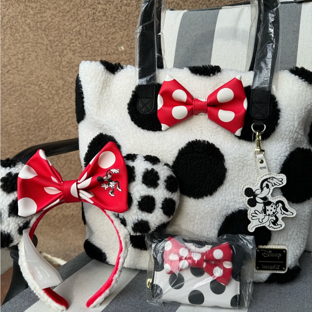 Loungefly Disney Minnie Mouse Black and White Polka Dot Sherpa Tote Bag